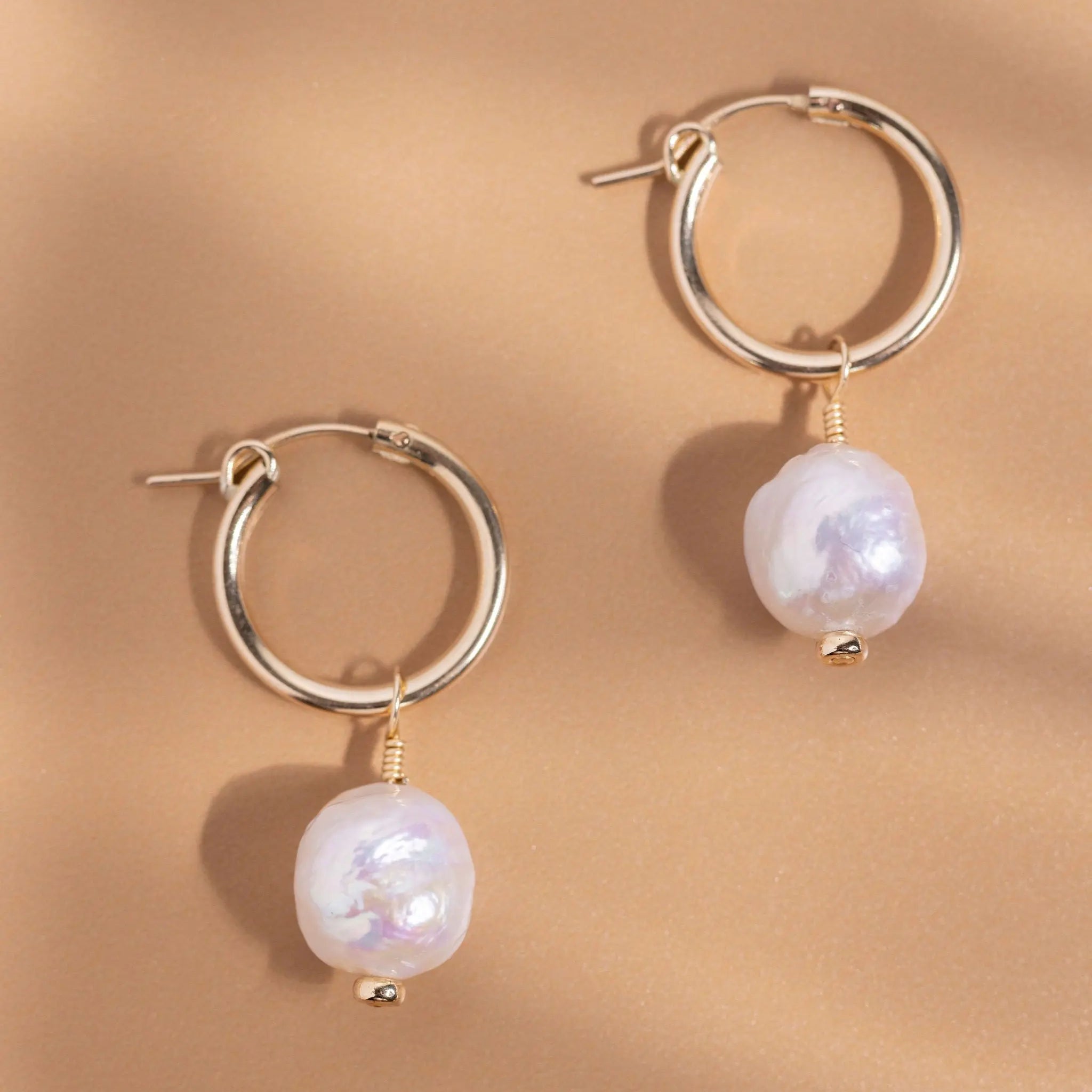 Dreamer Baroque Pearl Hoops xo, Mango