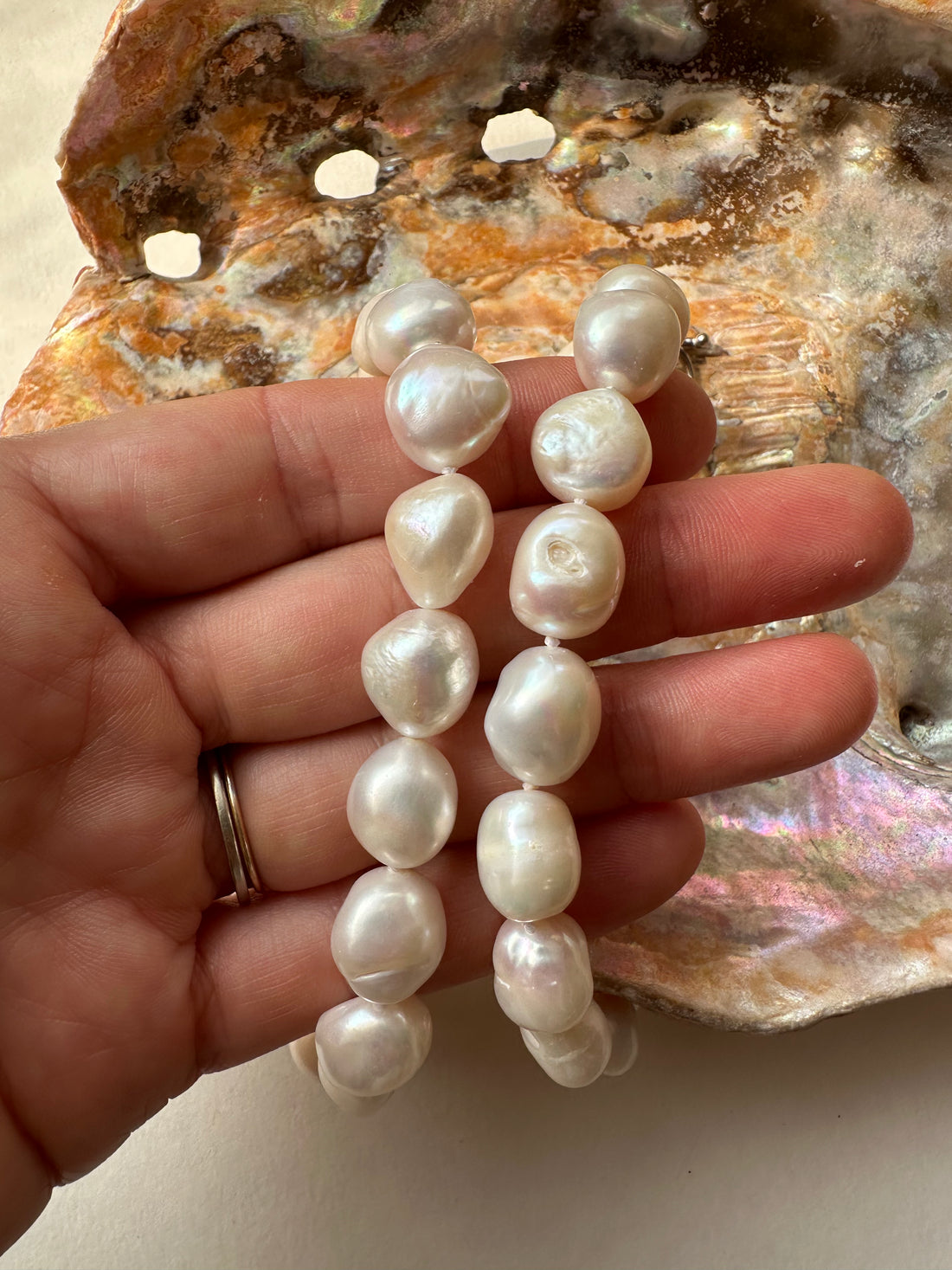 Chunky toggle pearl necklace