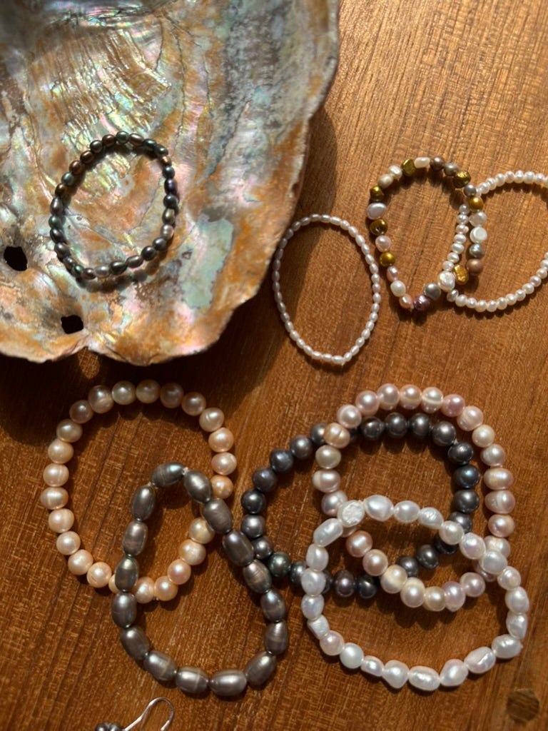 Keiki Natural Pearl stretch Bracelet ~ LAST CALL