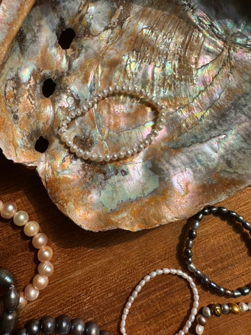 Keiki Natural Pearl stretch Bracelet ~ LAST CALL