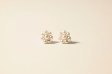 Vintage Pearl Daisy stud Earrings