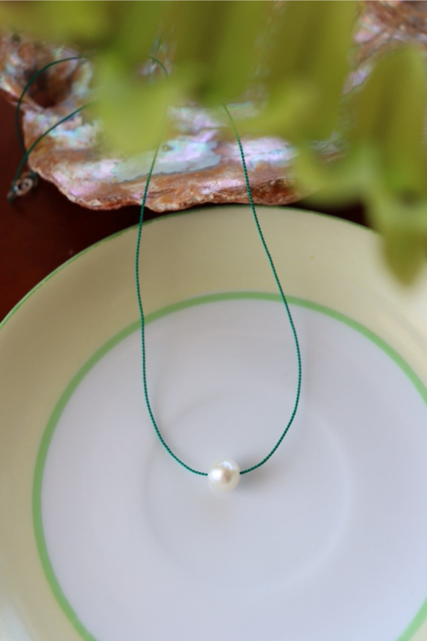 Ānuenue - Floating Pearl necklace