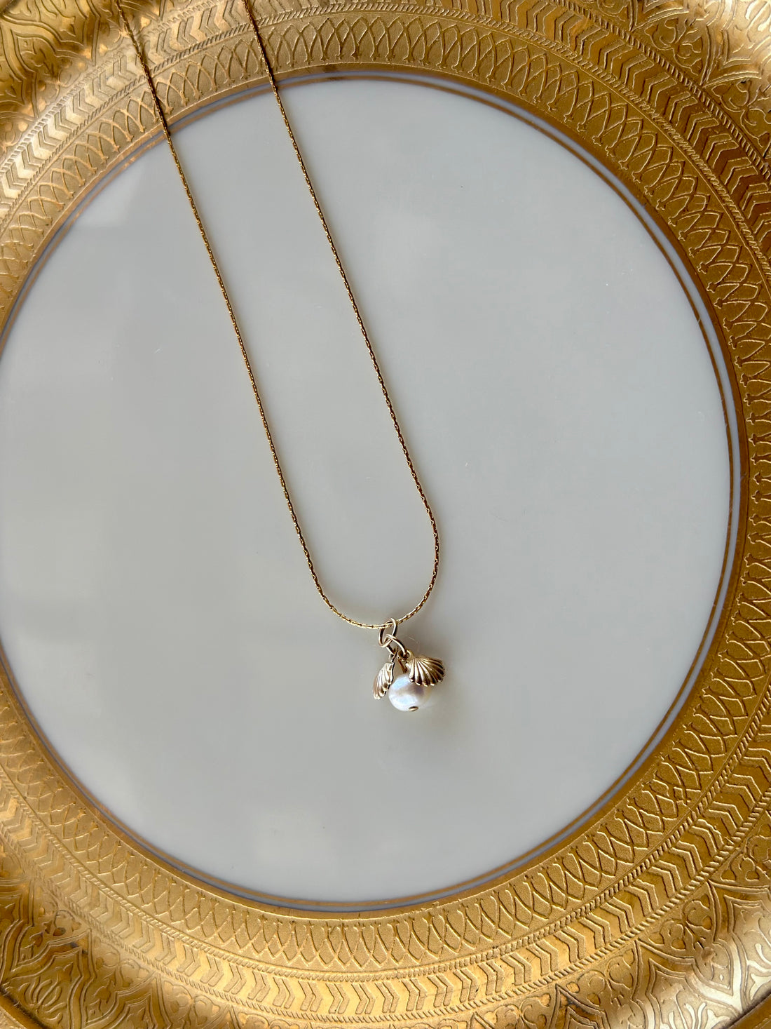 Momi Pearl and Gold Necklace